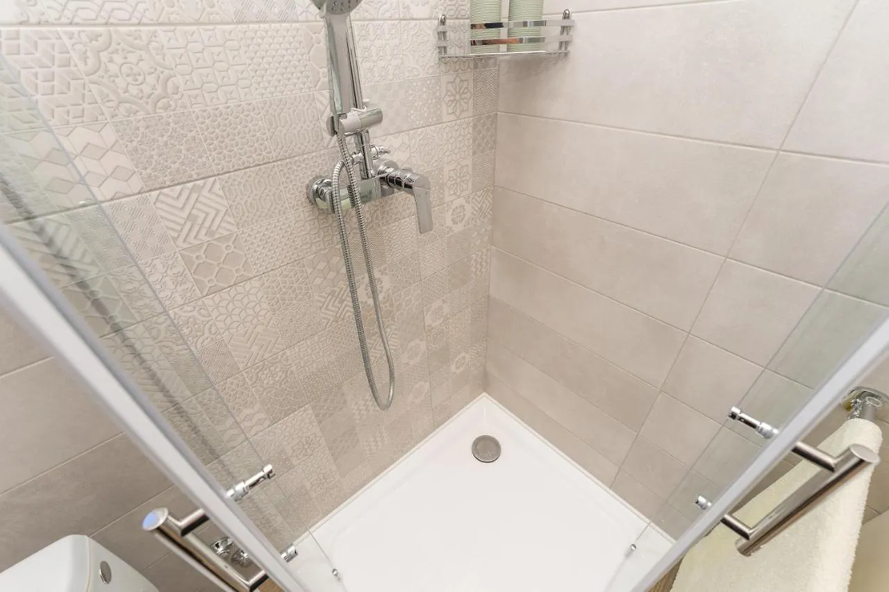 Villa Anita Kozino 0*,